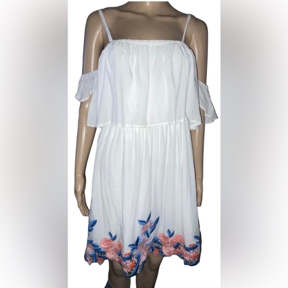 miami Dresses & Skirts - Miami size small cold shoulder mini dress white with embroidered floral print